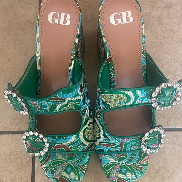 GB Green Embroidered Paisley Rhinestone Buckle Platform Sandals 10. - Picture 6 of 11